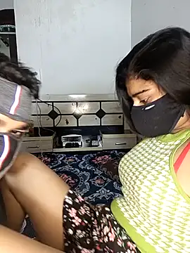 Snapshot of Love-N chatting on 12.18.25 Love-N online show from 12.18.25