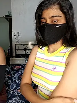 Snapshot of Love-N chatting on 12.19.25 Love-N online show from 12.19.25