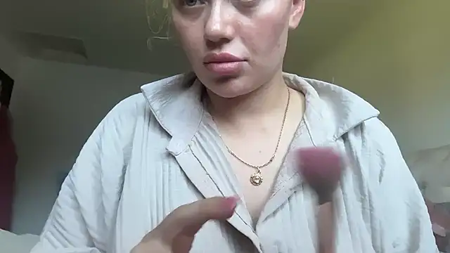 Snapshot of blissdimicco chatting on 05.29.26 blissdimicco online show from 05.29.26