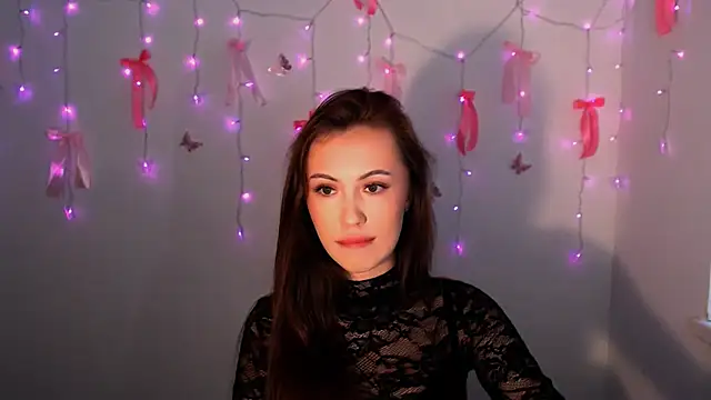 Snapshot of Nikonara_Love chatting on 12.17.25 Nikonara Love online show from 12.17.25