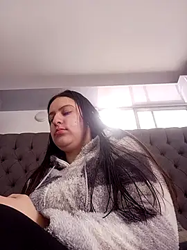 Snapshot of ary-cooper chatting on 12.20.25 ary-cooper online show from 12.20.25