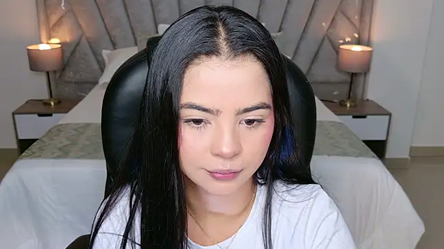 Layla Breezee online show from 06.26.26
