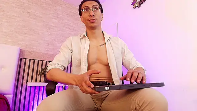 ApoloCruz online show from 12.05.25