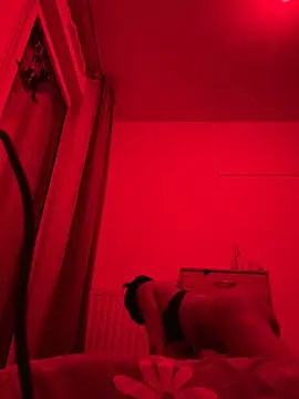 Sakura7575 online show from 10.16.25