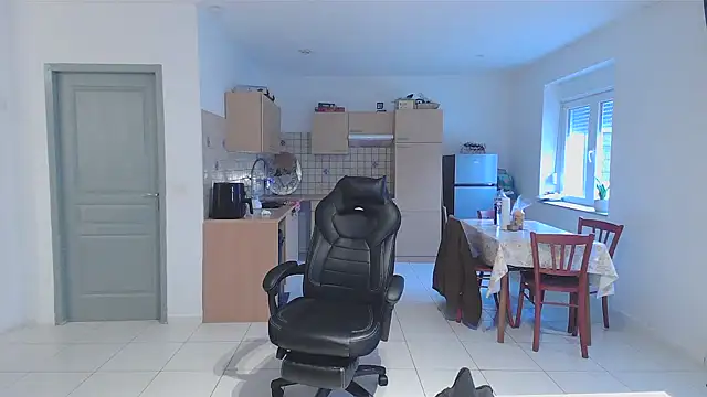 Snapshot of serena__vedette chatting on 01.28.25 serena vedette online show from 01.28.25