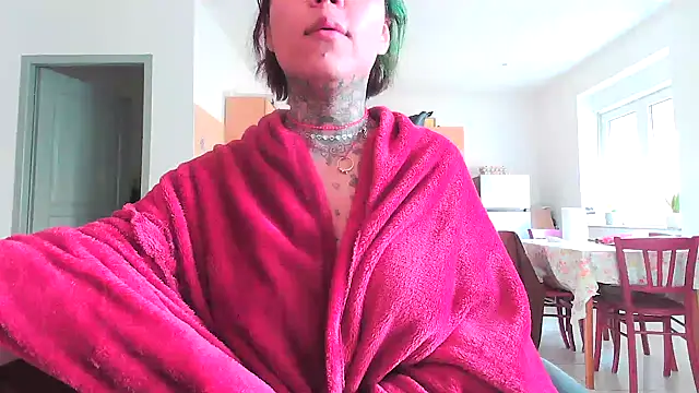 Snapshot of serena__vedette chatting on 02.21.25 serena vedette online show from 02.21.25