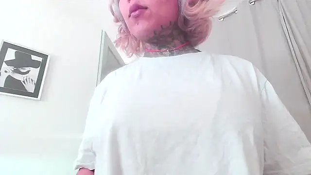 Snapshot of serena__vedette chatting on 10.13.25 serena vedette online show from 10.13.25