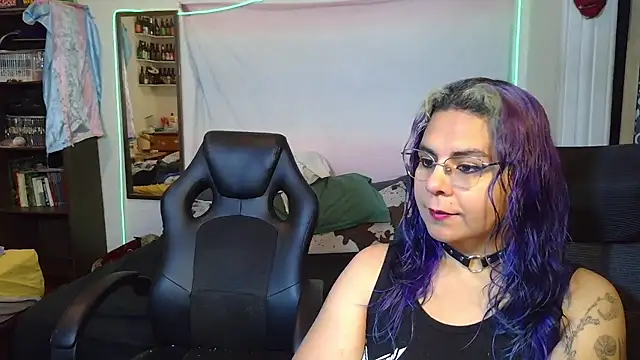 Evelan420 online show from 02.17.26