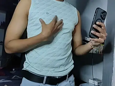 Snapshot of fit_boyxx chatting on 11.06.25 fit boyxx online show from 11.06.25