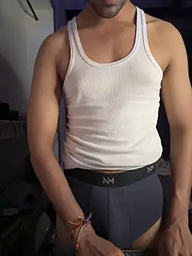 Snapshot of fit_boyxx chatting on 11.08.25 fit boyxx online show from 11.08.25