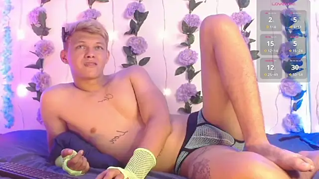 izan 20 online show from 03.04.26