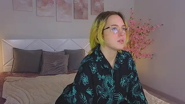 Manic pixie  online show from 01.23.25