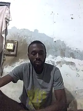 Snapshot of onewinnertee chatting on 10.24.25 onewinnertee online show from 10.24.25