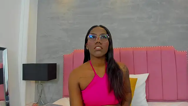 Snapshot of Alaia_Colins chatting on 11.12.25 Alaia Colins online show from 11.12.25