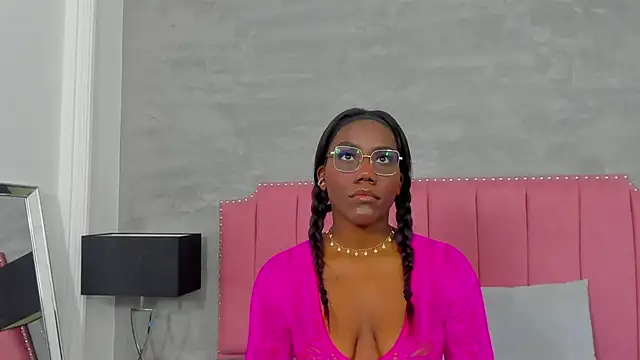 Snapshot of Alaia_Colins chatting on 11.24.25 Alaia Colins online show from 11.24.25