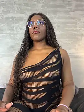 Alaia Colins online show from 06.10.26