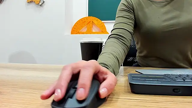 SandraTucker online show from 11.26.25