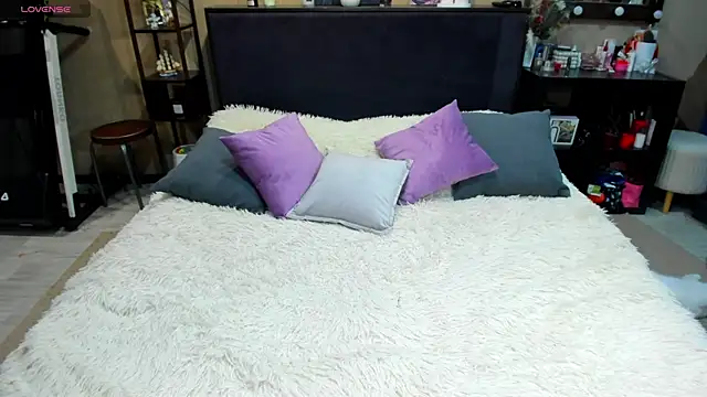 Elza Grey online show from 10.05.25