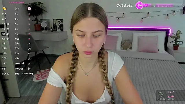 Snapshot of AureliaBliss_ chatting on 07.24.26 AureliaBliss online show from 07.24.26