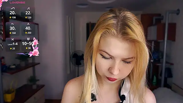 LynetHakes online show from 09.17.25