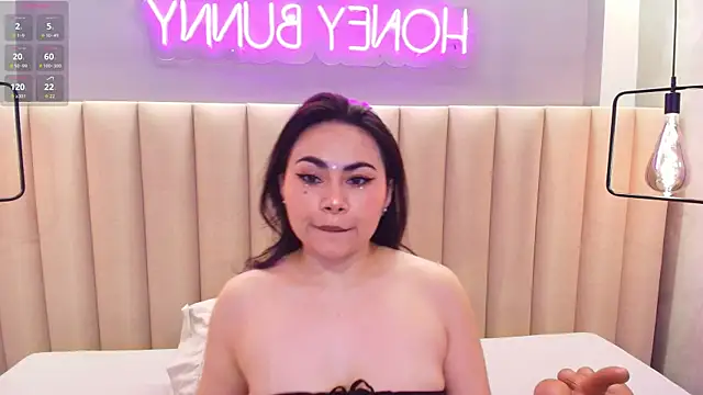 Naomymonroe  online show from 11.11.25