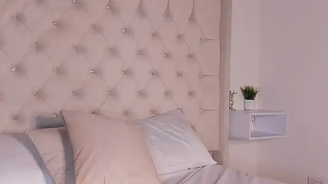 Snapshot of bella_bloomg chatting on 01.30.25 bella bloomg online show from 01.30.25