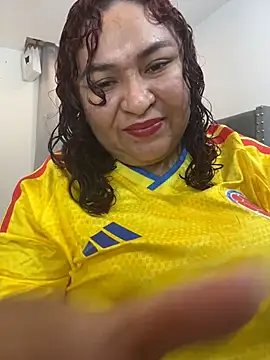 Snapshot of KarlaWild chatting on 06.17.26 KarlaWild online show from 06.17.26