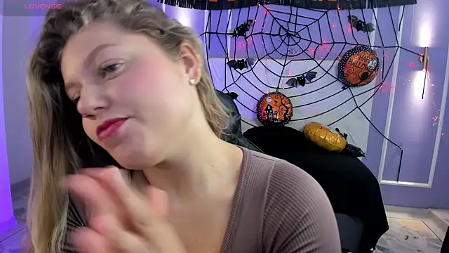 alaia greyy online show from 10.28.25