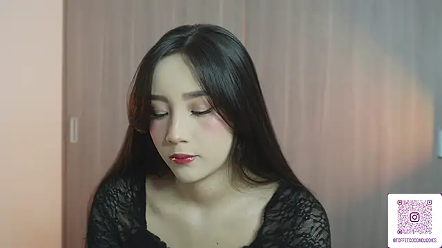 Snapshot of sophi_lii chatting on 04.11.26 sophi lii online show from 04.11.26