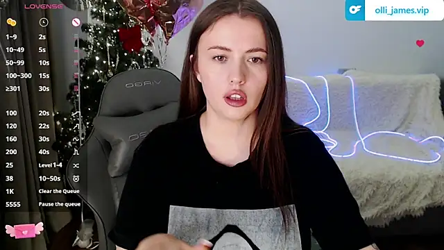 Snapshot of Ollie_James chatting on 02.10.26 Ollie James online show from 02.10.26