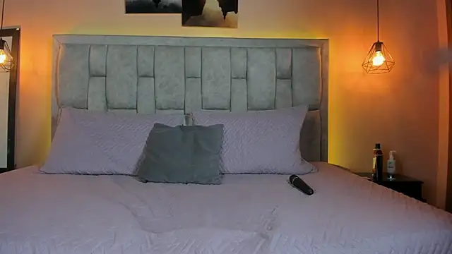 Melody thonson online show from 03.07.25