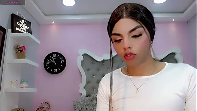 CamiiGarcia online show from 03.16.25