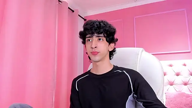 Snapshot of Alezzandro_ chatting on 01.31.25 Alezzandro online show from 01.31.25