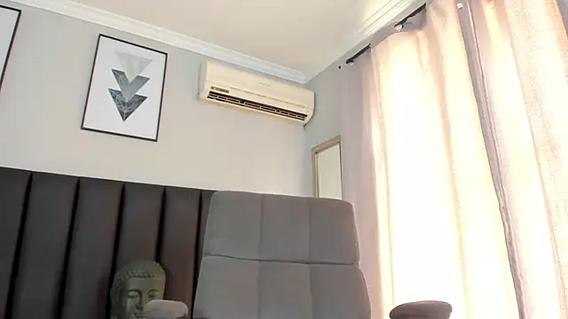 Snapshot of Alezzandro_ chatting on 02.25.25 Alezzandro online show from 02.25.25