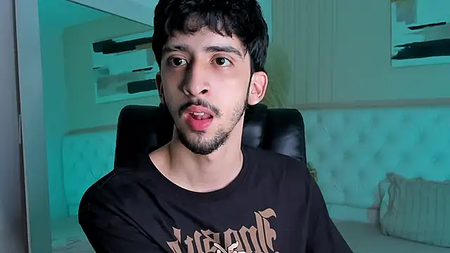 Snapshot of Alezzandro_ chatting on 09.16.25 Alezzandro online show from 09.16.25