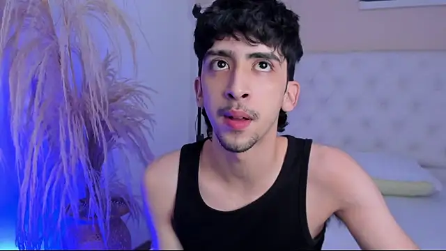 Snapshot of Alezzandro_ chatting on 10.12.25 Alezzandro online show from 10.12.25