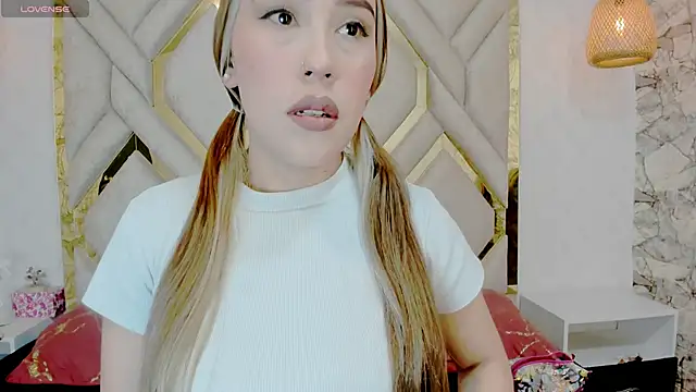 Snapshot of Lannajansen chatting on 01.24.25 Lannajansen online show from 01.24.25