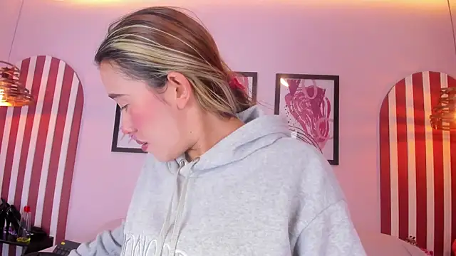 Snapshot of Lannajansen chatting on 09.26.25 Lannajansen online show from 09.26.25