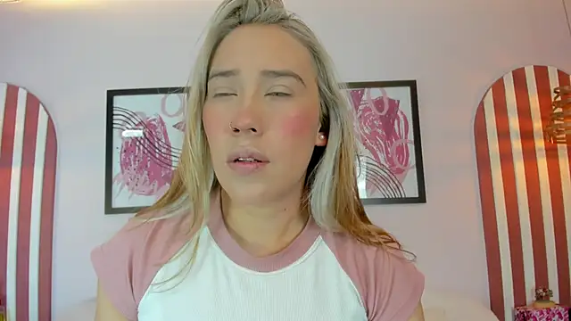 Snapshot of Lannajansen chatting on 10.20.25 Lannajansen online show from 10.20.25