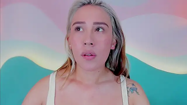 Snapshot of Lannajansen chatting on 10.27.25 Lannajansen online show from 10.27.25