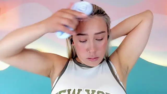 Snapshot of Lannajansen chatting on 11.21.25 Lannajansen online show from 11.21.25