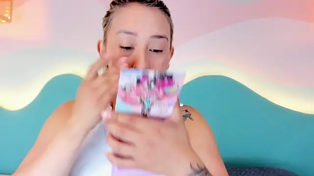 Snapshot of Lannajansen chatting on 11.24.25 Lannajansen online show from 11.24.25