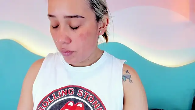 Snapshot of Lannajansen chatting on 11.25.25 Lannajansen online show from 11.25.25