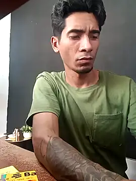 Snapshot of King_Liam chatting on 01.27.25 King Liam online show from 01.27.25