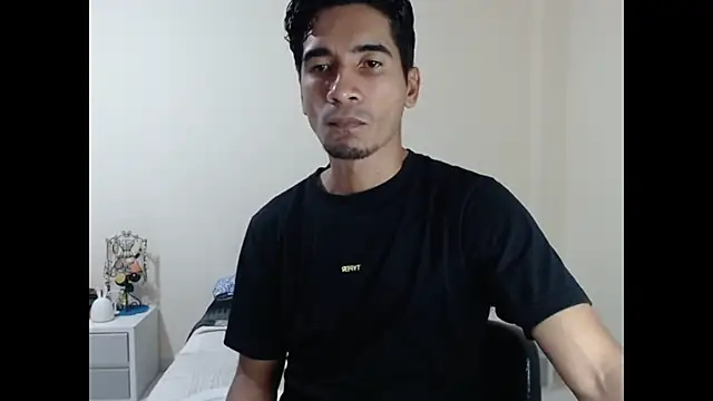 Snapshot of King_Liam chatting on 01.28.25 King Liam online show from 01.28.25