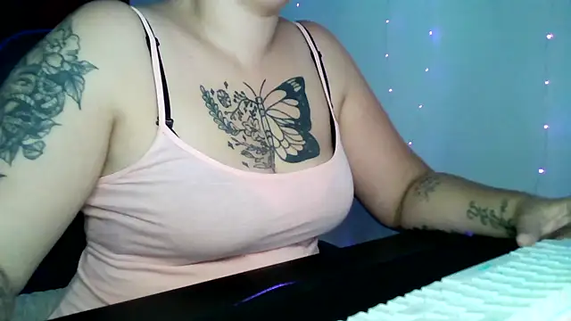 Snapshot of bunnyfox420 chatting on 09.12.25 bunnyfox420 online show from 09.12.25