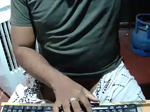 Snapshot of lolboy1234Z chatting on 11.08.25 lolboy1234Z online show from 11.08.25