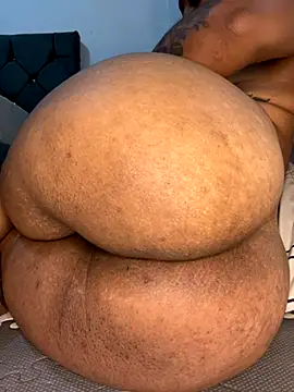 Snapshot of Charlotte_bronxxx chatting on 12.05.25 Charlotte bronxxx online show from 12.05.25