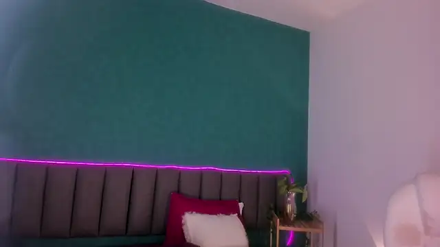 Snapshot of AriaMoonLight chatting on 09.26.25 AriaMoonLight online show from 09.26.25