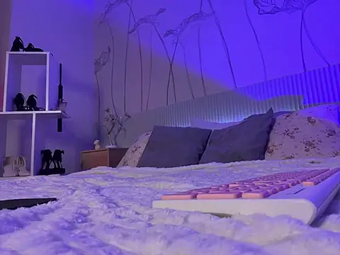 Molli Luv online show from 02.21.25